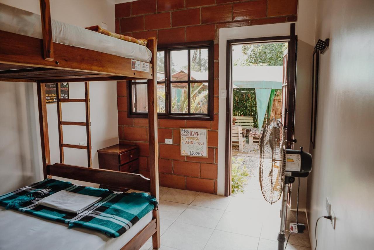 Esperanto Bed & Breakfast Surf Hostel 몬따니따 외부 사진