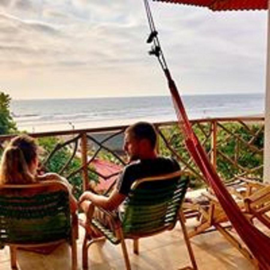 Esperanto Bed & Breakfast Surf Hostel 몬따니따 외부 사진