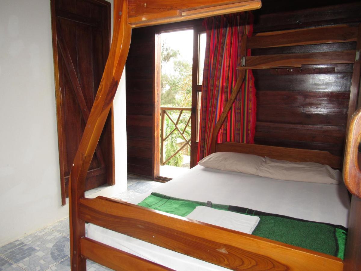 Esperanto Bed & Breakfast Surf Hostel 몬따니따 외부 사진