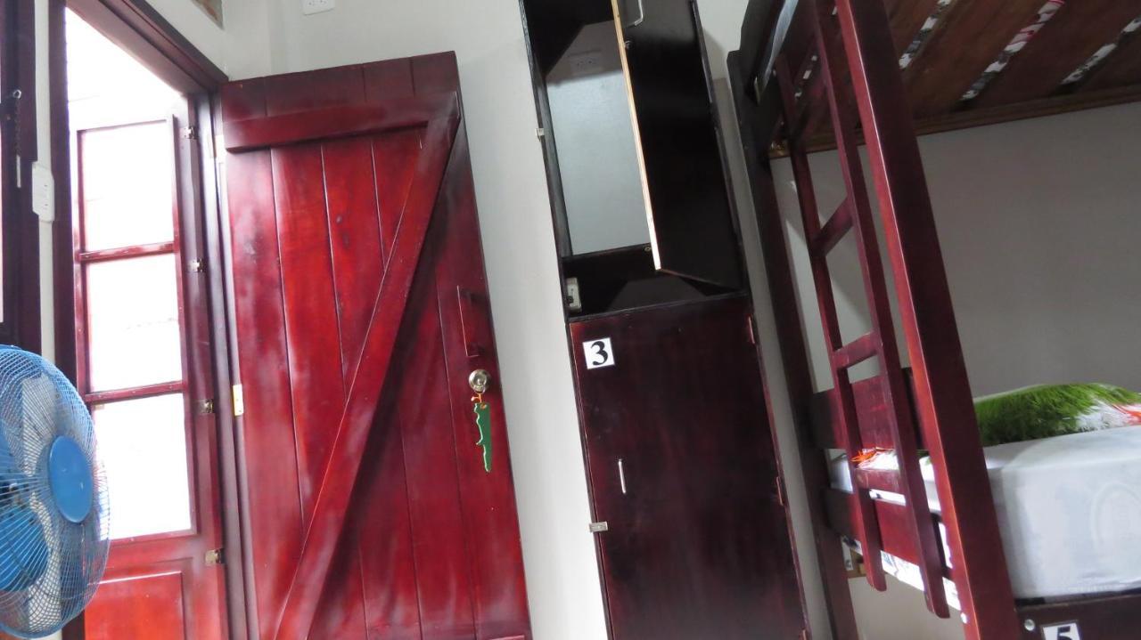 Esperanto Bed & Breakfast Surf Hostel 몬따니따 외부 사진
