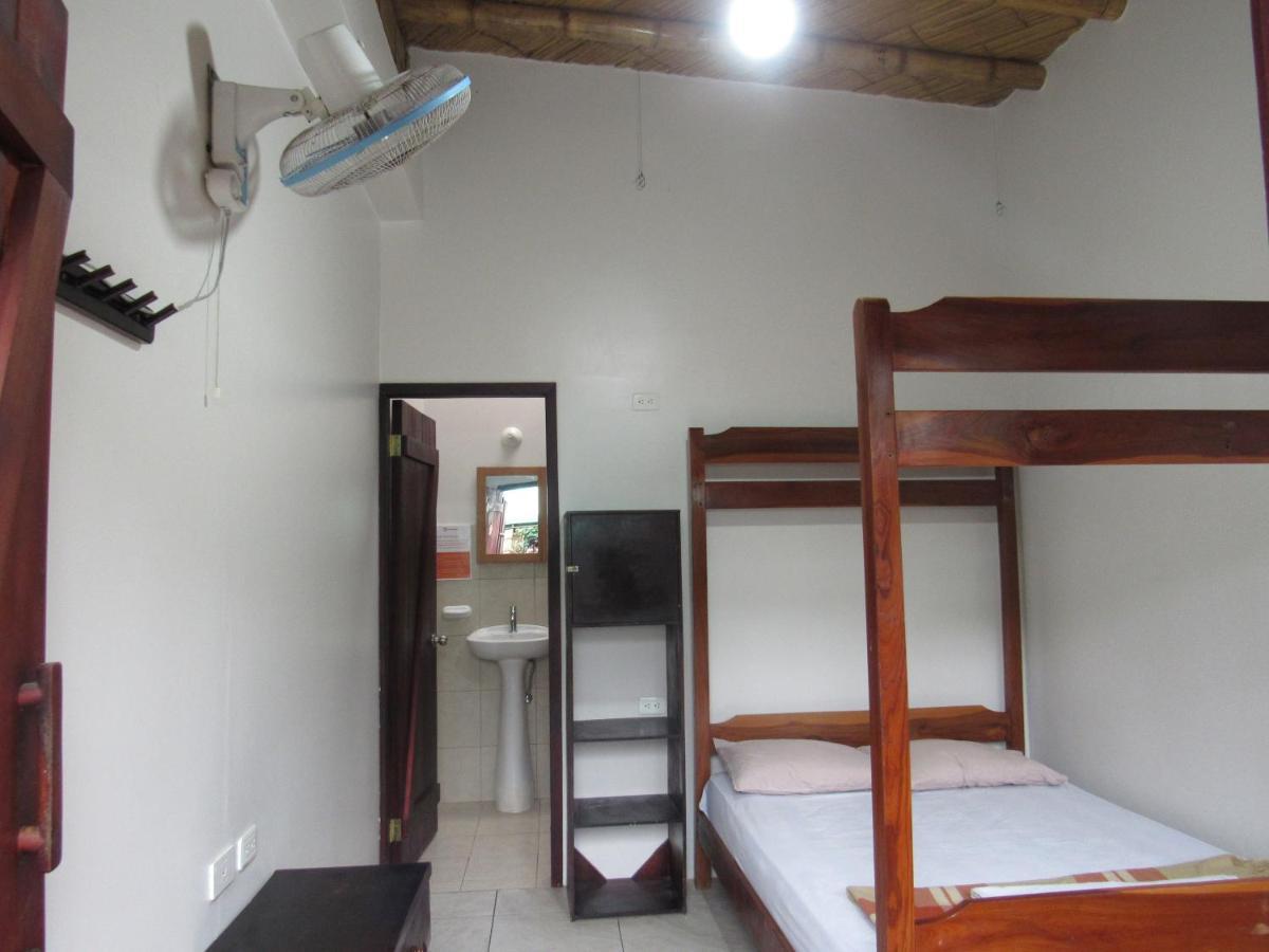 Esperanto Bed & Breakfast Surf Hostel 몬따니따 외부 사진