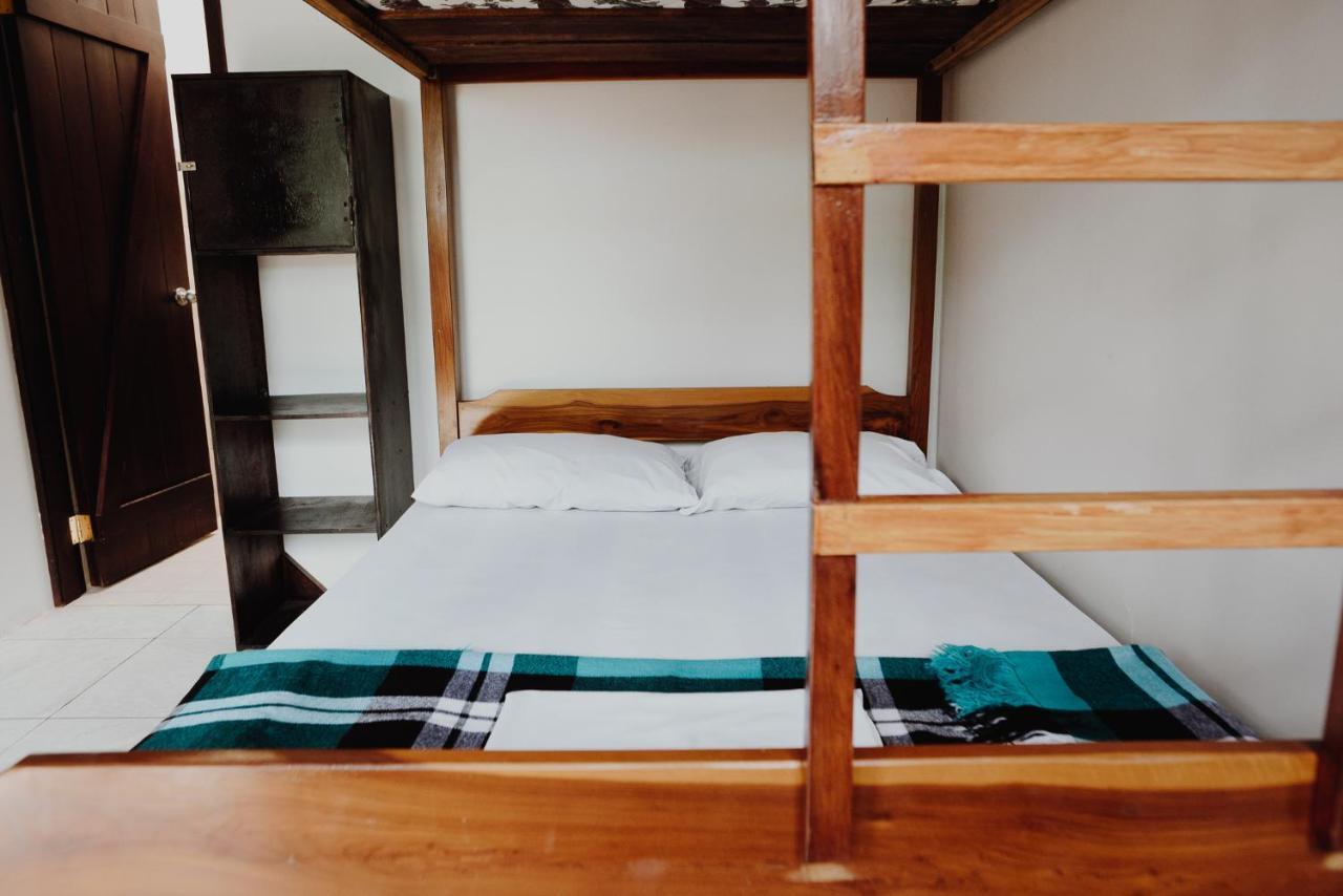 Esperanto Bed & Breakfast Surf Hostel 몬따니따 외부 사진